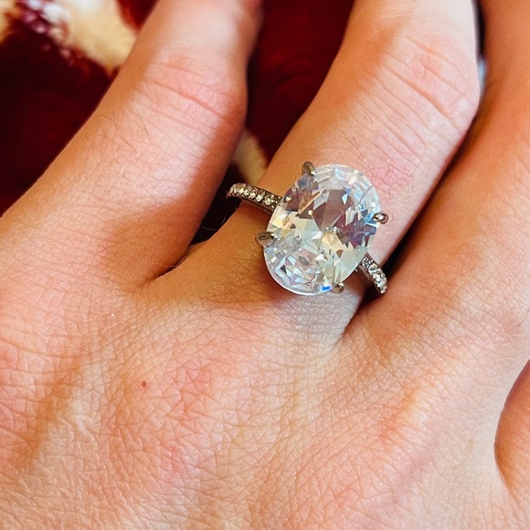 Oval Cubic Zirconia Ring Bridal Engagement Ring - Picture 2 of 2